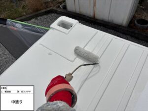 コンテナ屋根 中塗り施工中
